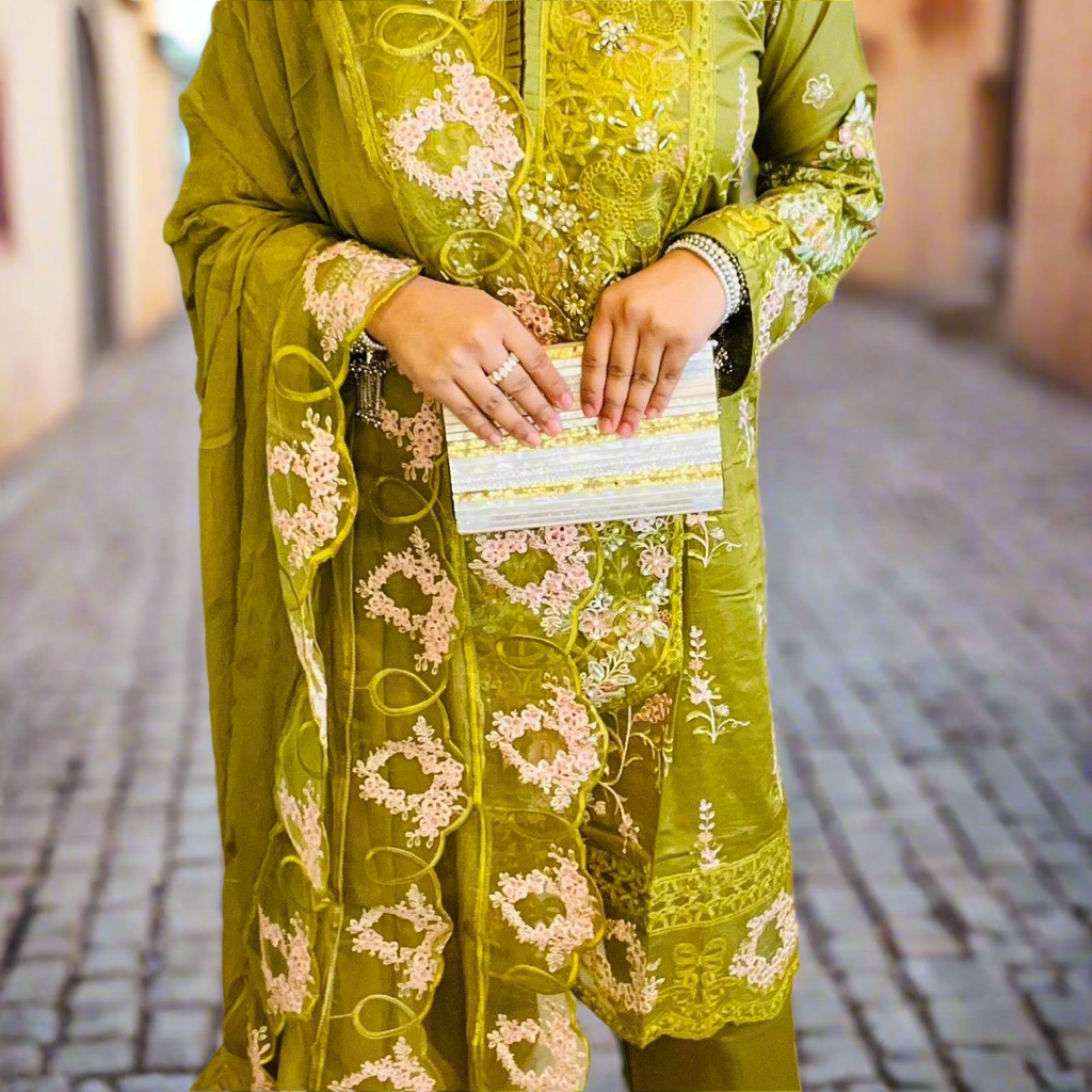 Oranjeta Hira Collections Women's Embroidered Lawn 3 Pieces Suit