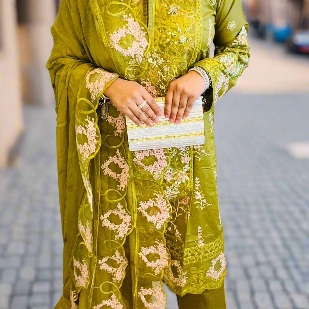 Oranjeta Hira Collections Women's Embroidered Lawn 3 Pieces Suit